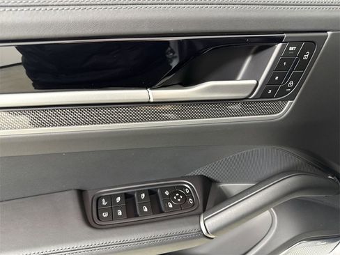 New 2025 Porsche Cayenne Turbo image 34