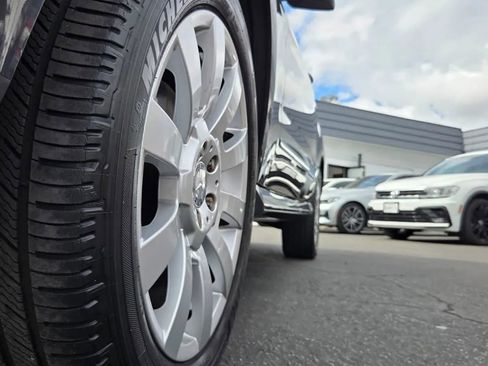 Used 2010 Mercedes-Benz GLK 350 2WD image 37