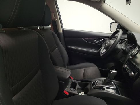 Used 2019 Nissan Rogue SV image 21