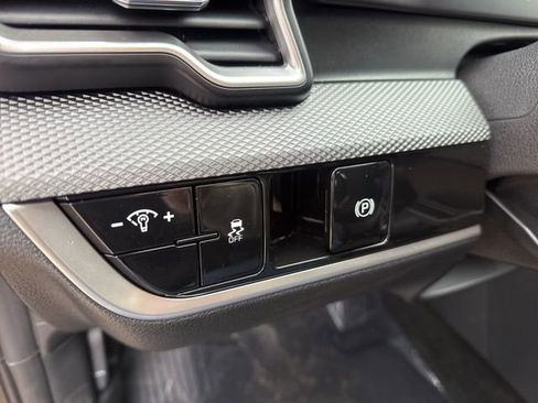 Used 2025 Kia Sportage LX image 22