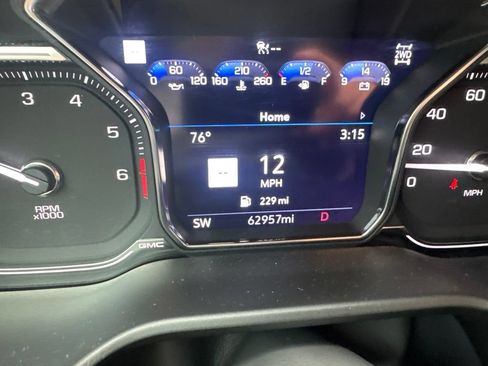 Used 2021 GMC Yukon Denali w/ Denali Premium Package AWD/4WD image 4