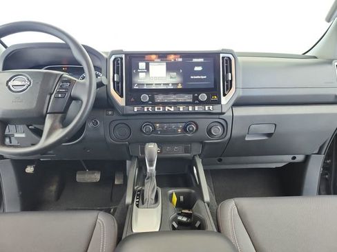 Used 2025 Nissan Frontier SV RWD image 25