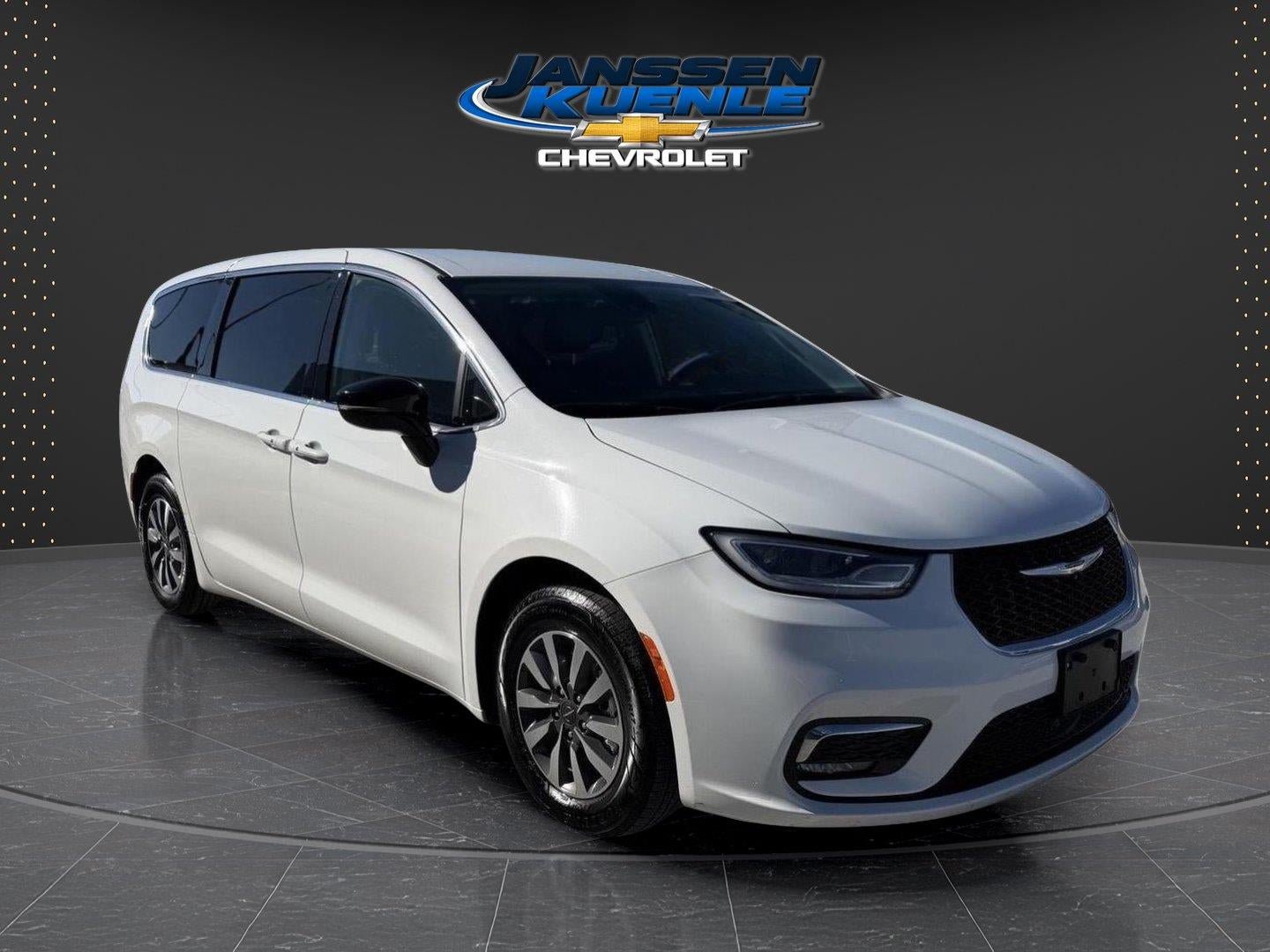 Used 2024 Chrysler Pacifica Limited FWD image 9