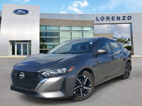 Used 2025 Nissan Sentra SV image 1