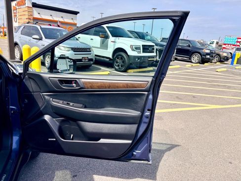 Used 2017 Subaru Outback 3.6R Limited image 36