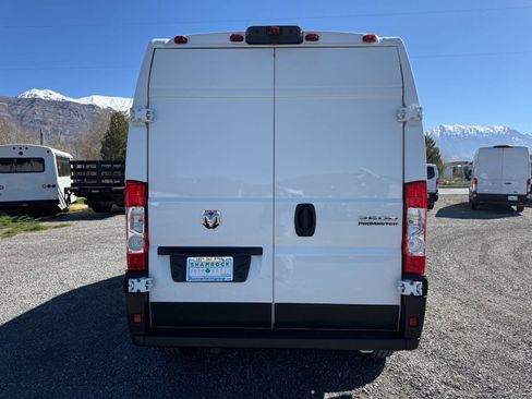 Used 2024 RAM ProMaster 2500 w/ Convenience Group image 4