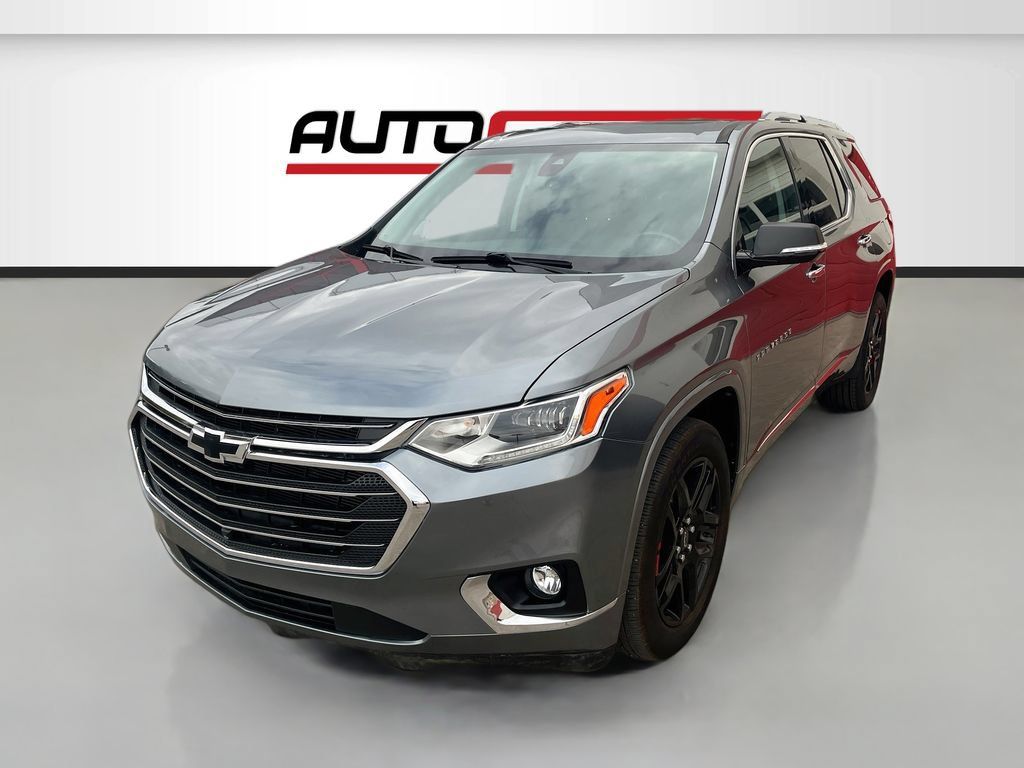 Used 2021 Chevrolet Traverse Premier w/ LPO, Blackout Package AWD/4WD image 3