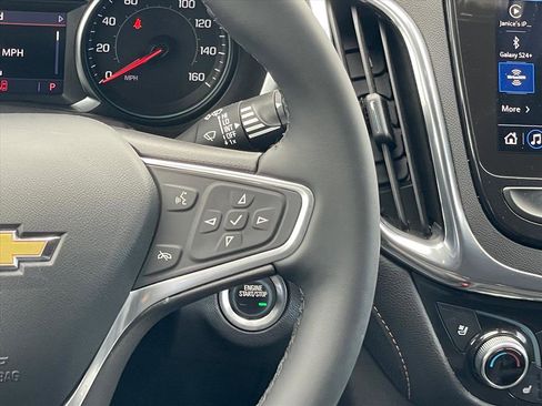 Used 2023 Chevrolet Equinox Premier FWD image 14