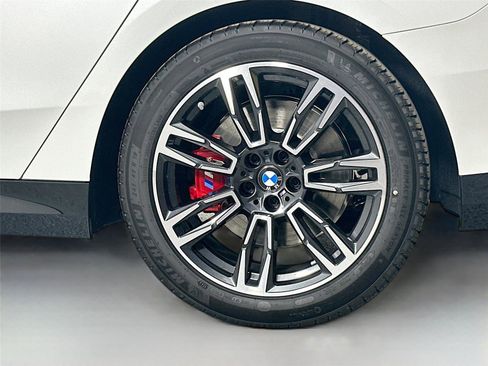 Certified 2026 BMW 530i xDrive w/ M Sport Package AWD/4WD image 20