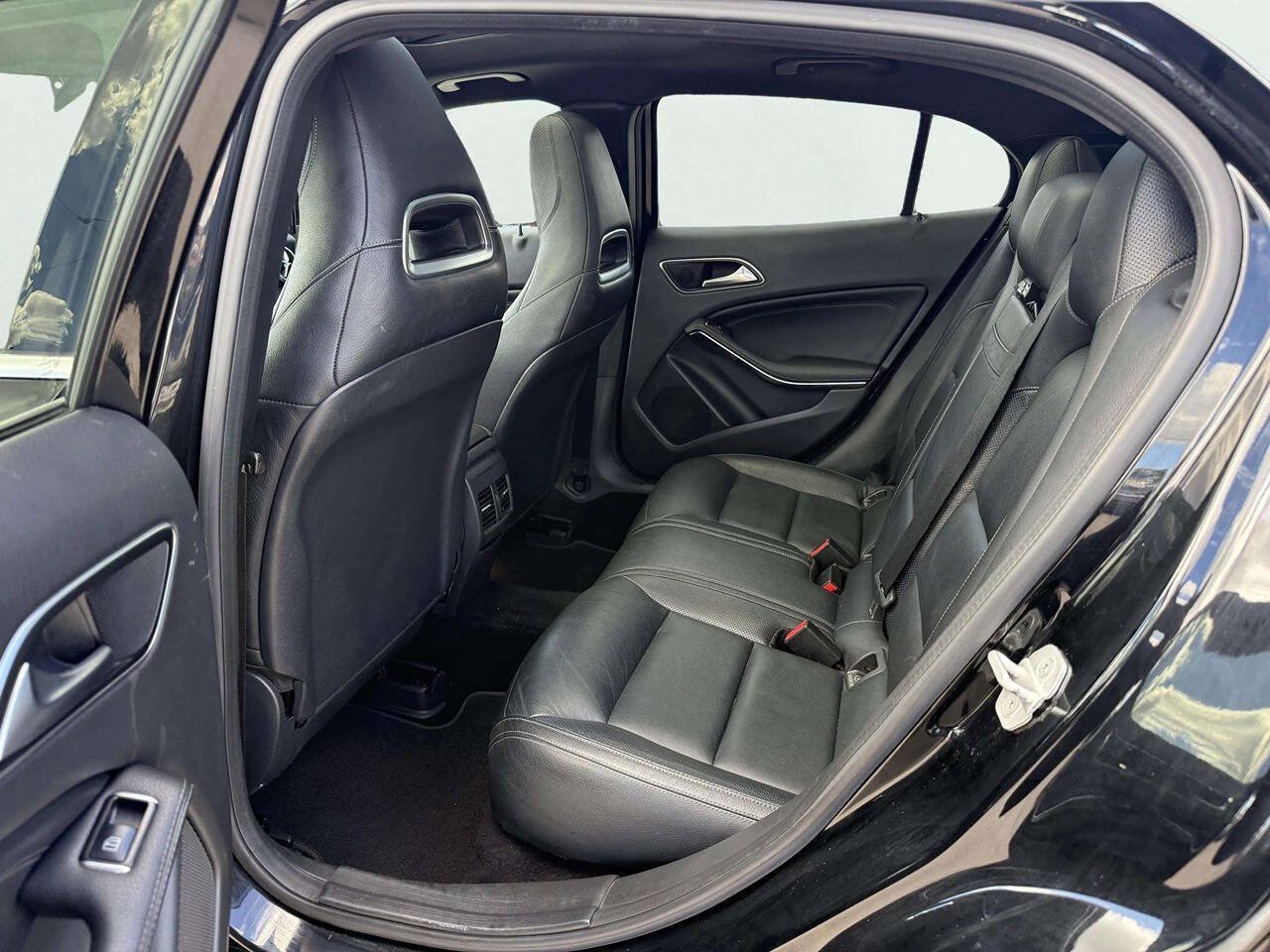 Used 2016 Mercedes-Benz GLA 250 4MATIC image 11