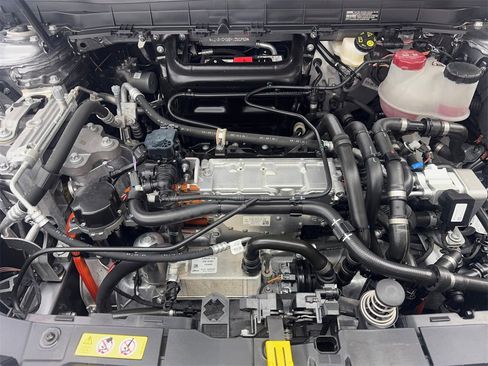 Used 2023 Mercedes-Benz EQB 300 4MATIC image 75