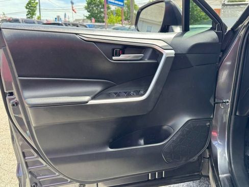 Used 2025 Toyota RAV4 XLE w/ Convenience Package AWD/4WD image 15
