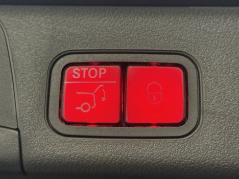 Used 2024 Mercedes-Benz EQB 300 4MATIC image 15