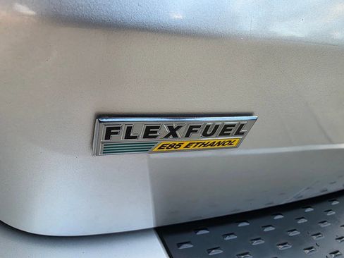 Used 2011 Chrysler Town & Country Touring image 22