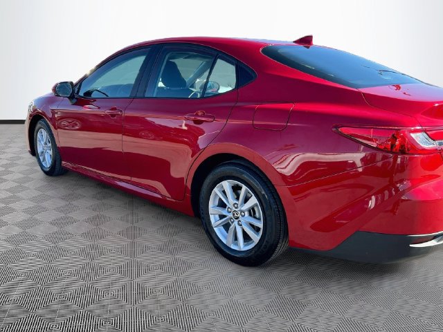 Used 2025 Toyota Camry LE FWD image 5
