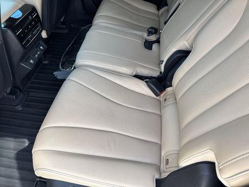 Used 2023 Acura MDX SH-AWD w/ Advance Package image 6