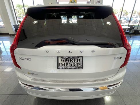 Used 2025 Volvo XC90 B5 Plus w/ Protection Package Premier AWD/4WD image 4