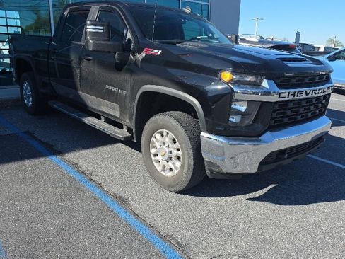 Used 2023 Chevrolet Silverado 2500 LT AWD/4WD image 3
