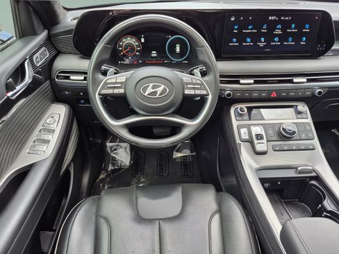 Certified 2024 Hyundai Palisade Calligraphy FWD image 12