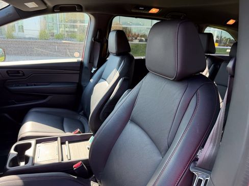 Used 2025 Honda Odyssey Sport-L image 10