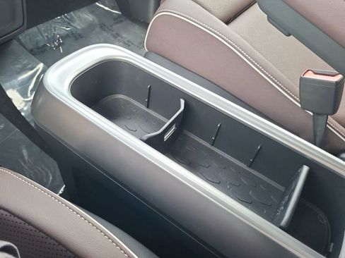 New 2025 Volkswagen ID. Buzz Pro S RWD image 24