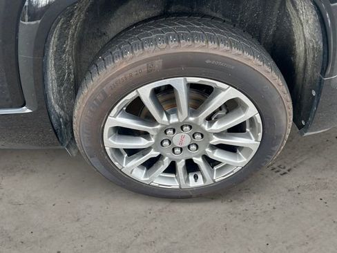 Used 2023 GMC Acadia Denali image 14