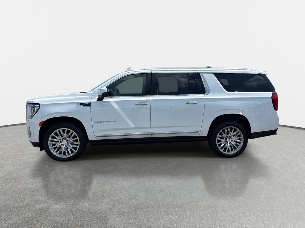 Used 2023 GMC Yukon XL Denali w/ Advanced Technology Package AWD/4WD image 2