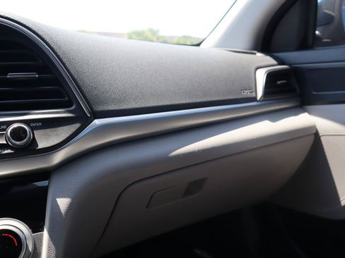 Used 2019 Hyundai Elantra SEL FWD image 27