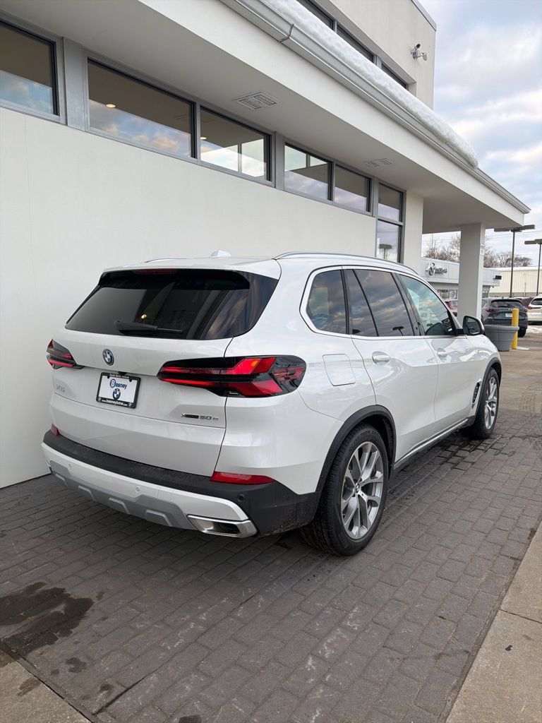 New 2026 BMW X7 M60i AWD/4WD image 56