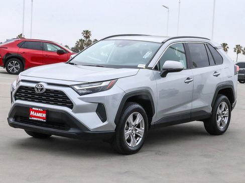 Certified 2022 Toyota RAV4 XLE w/ Convenience Package FWD image 3