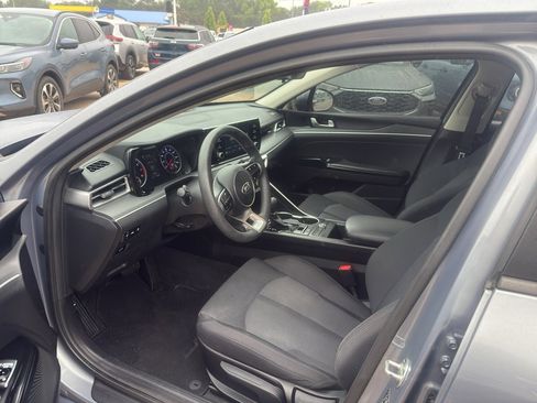 Used 2021 Kia K5 LXS FWD image 9
