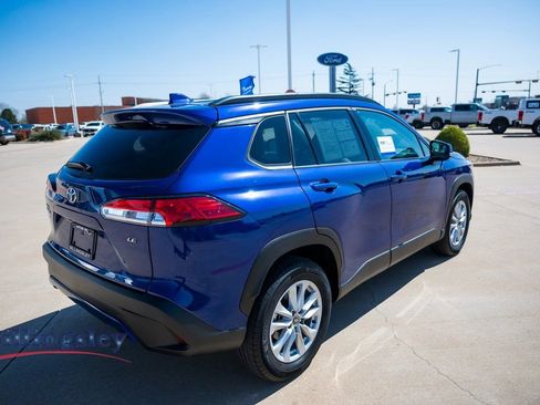 Used 2023 Toyota Corolla Cross LE image 7