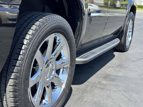 Used 2011 GMC Yukon Denali RWD image 22