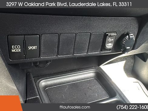 Used 2015 Toyota RAV4 XLE AWD/4WD image 52