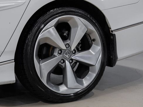 Used 2018 Honda Accord Touring image 73