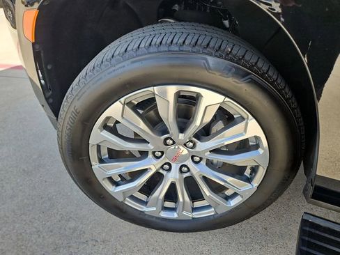 Used 2024 GMC Yukon Denali w/ Advanced Technology Package image 30