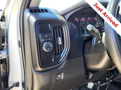 Used 2022 Chevrolet Silverado 1500 Custom image 13