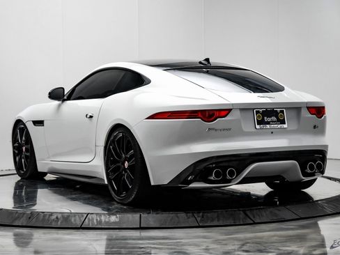 Used 2016 Jaguar F-TYPE R image 9
