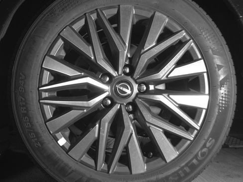 Used 2025 Nissan Altima 2.5 SV FWD image 14