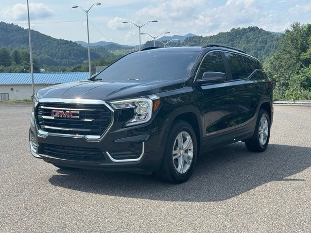 Certified 2024 GMC Terrain SLE w/ Driver Convenience Package AWD/4WD image 3