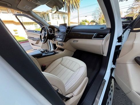 Used 2019 Mercedes-Benz GLE 400 4MATIC w/ Premium 1 Package image 43