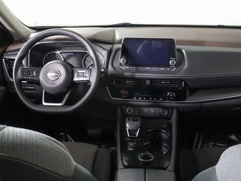 Used 2023 Nissan Rogue SV image 27