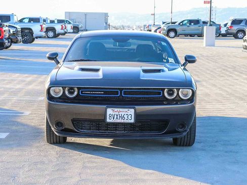Used 2021 Dodge Challenger SXT image 2