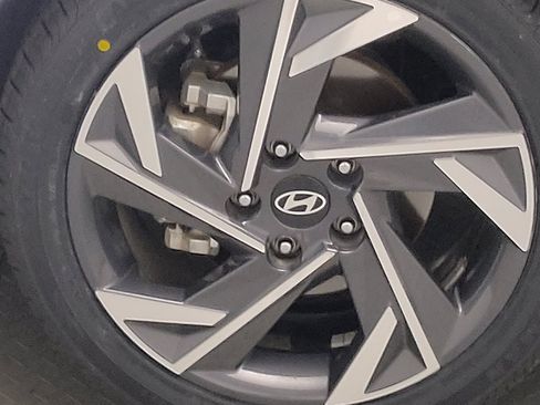 Used 2025 Hyundai Elantra Limited FWD image 31