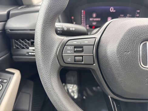 Used 2025 Honda Accord SE image 15