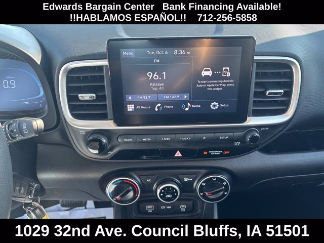 Used 2023 Hyundai Venue SE FWD image 16