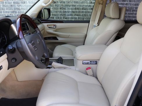 Used 2014 Lexus LX 570 4WD image 58