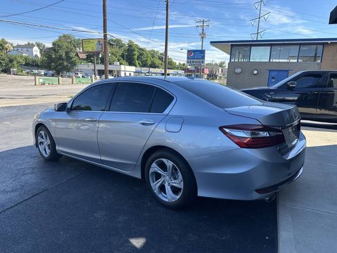 Used 2017 Honda Accord EX-L image 6