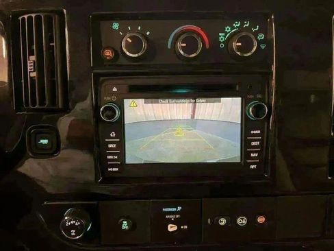 Used 2017 Chevrolet Express 2500 image 23