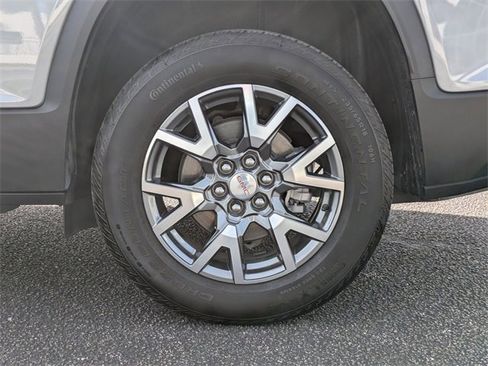 Used 2023 GMC Acadia SLT w/ Technology Package image 13